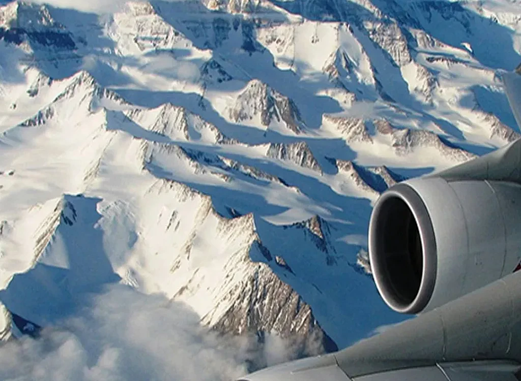 The World's Most Dangerous Airport in Nepal : Lukla